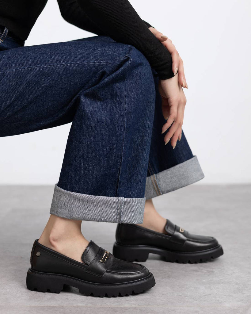 CARMELA-BLACK-leather-loafer