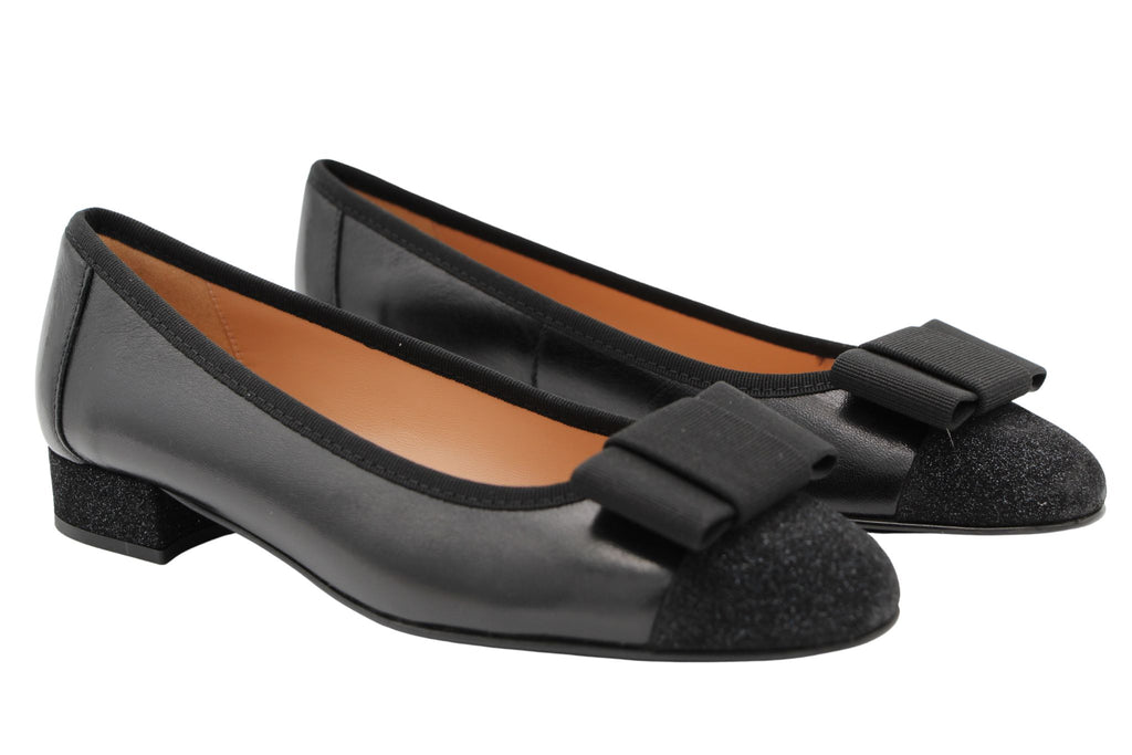 Fabucci-Black--leather-ballet-pump-with-bow