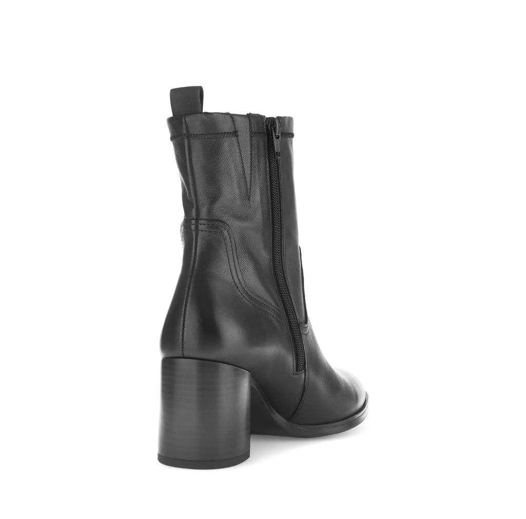 Gabor-black-leather-block-heel-ankle-boot-5295157_2