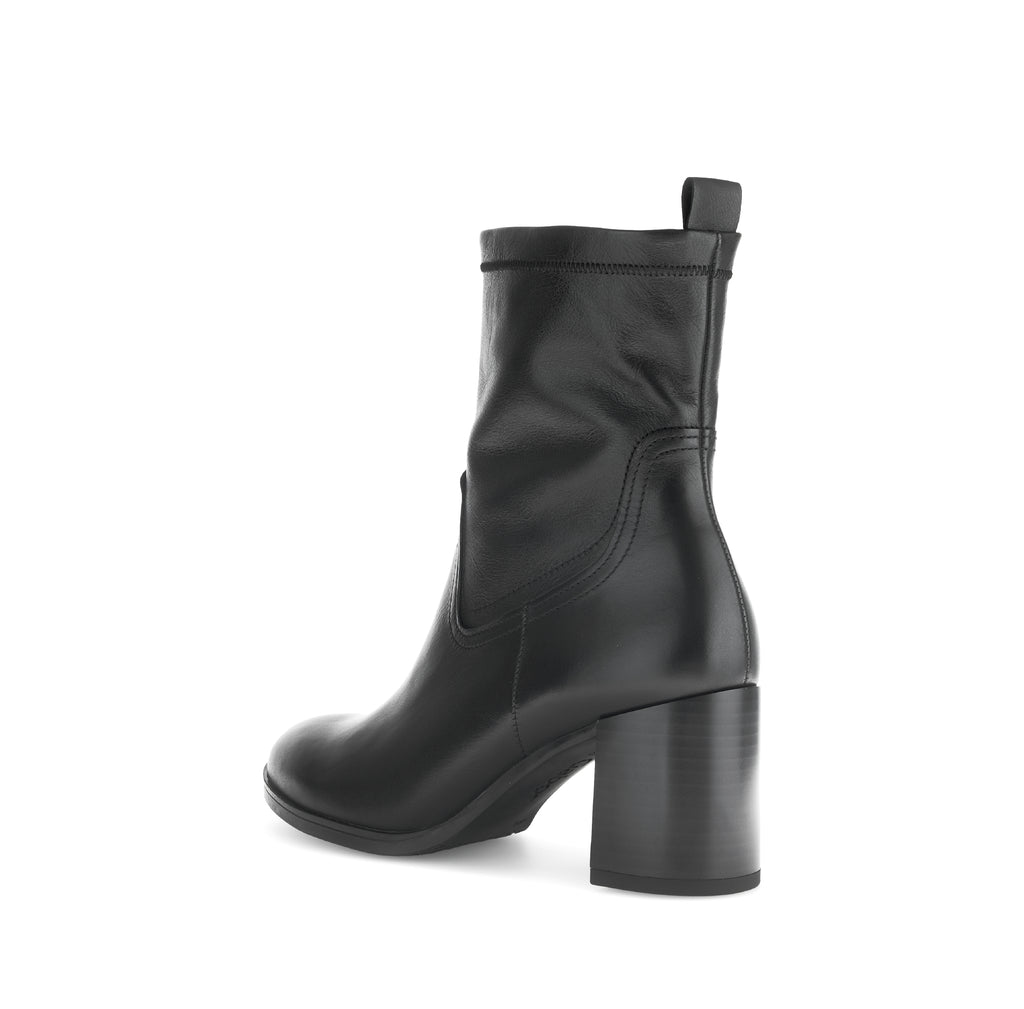 Gabor-black-leather-block-heel-ankle-boot-5295157_2