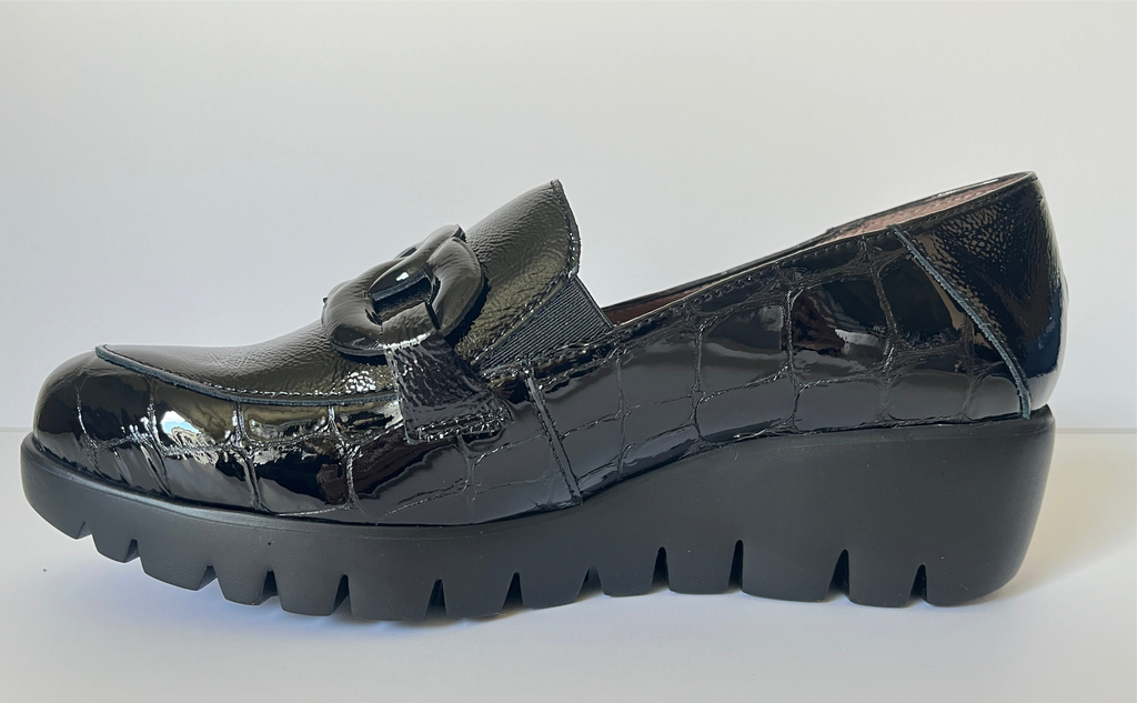 WONDERS-BLACK-WEDGE-LOAFER- C-33330 