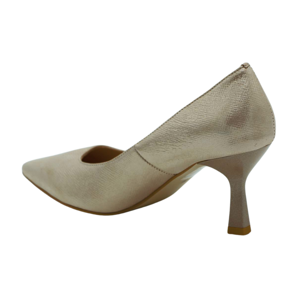  Analyzing image    Fabucci-cream-and-gold-shimmer-court-shoe-