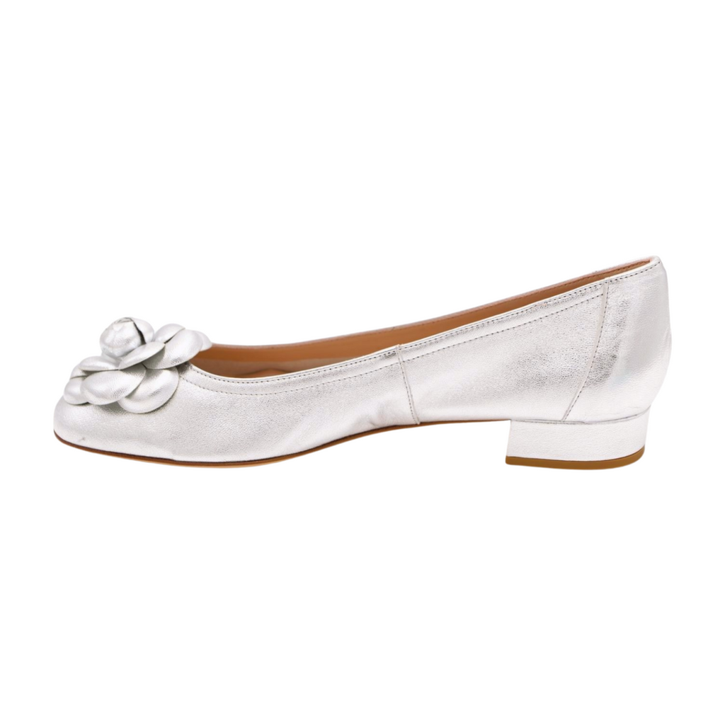 fabucci-silver-leather-ballet-flats-with--flower