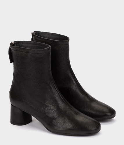 pedro -miralles -black- leather -ankle -boot -DOHA-zip-detail.