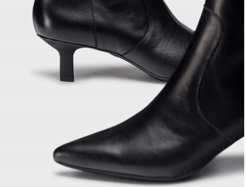 WONDERS-black-leather-pointy-toe-kitten-heel-ankle-boot-G7111