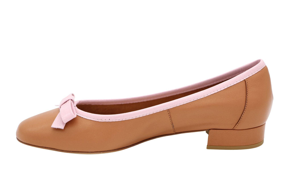 FABUCCI-tan-ballet-shoe-with-pink-bow
